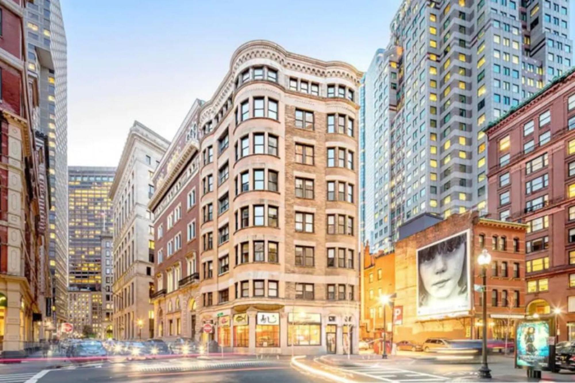 Classic Downtown Loft Style Apartment Boston