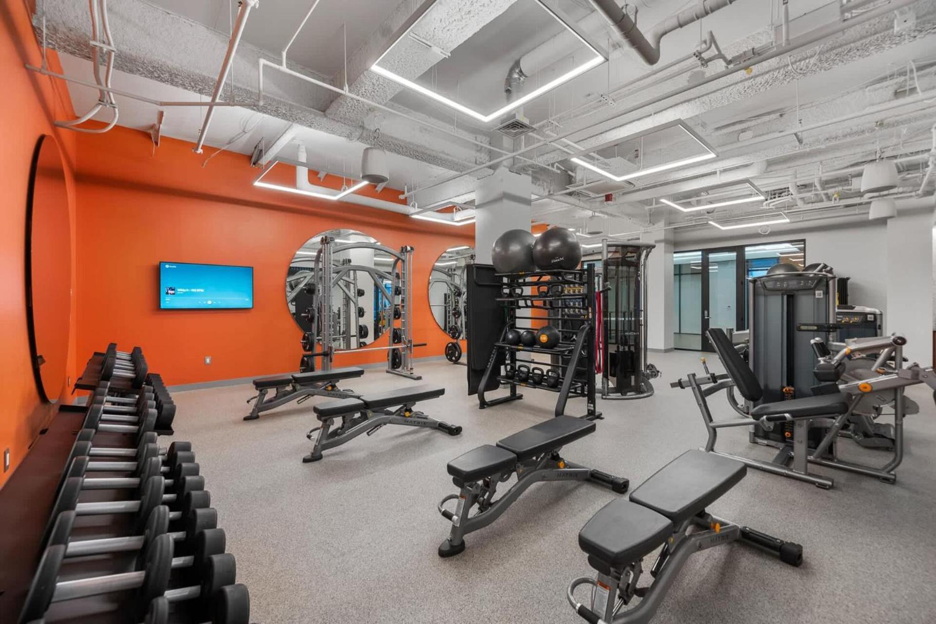 Luxury With Kitchen & Gym * Boston