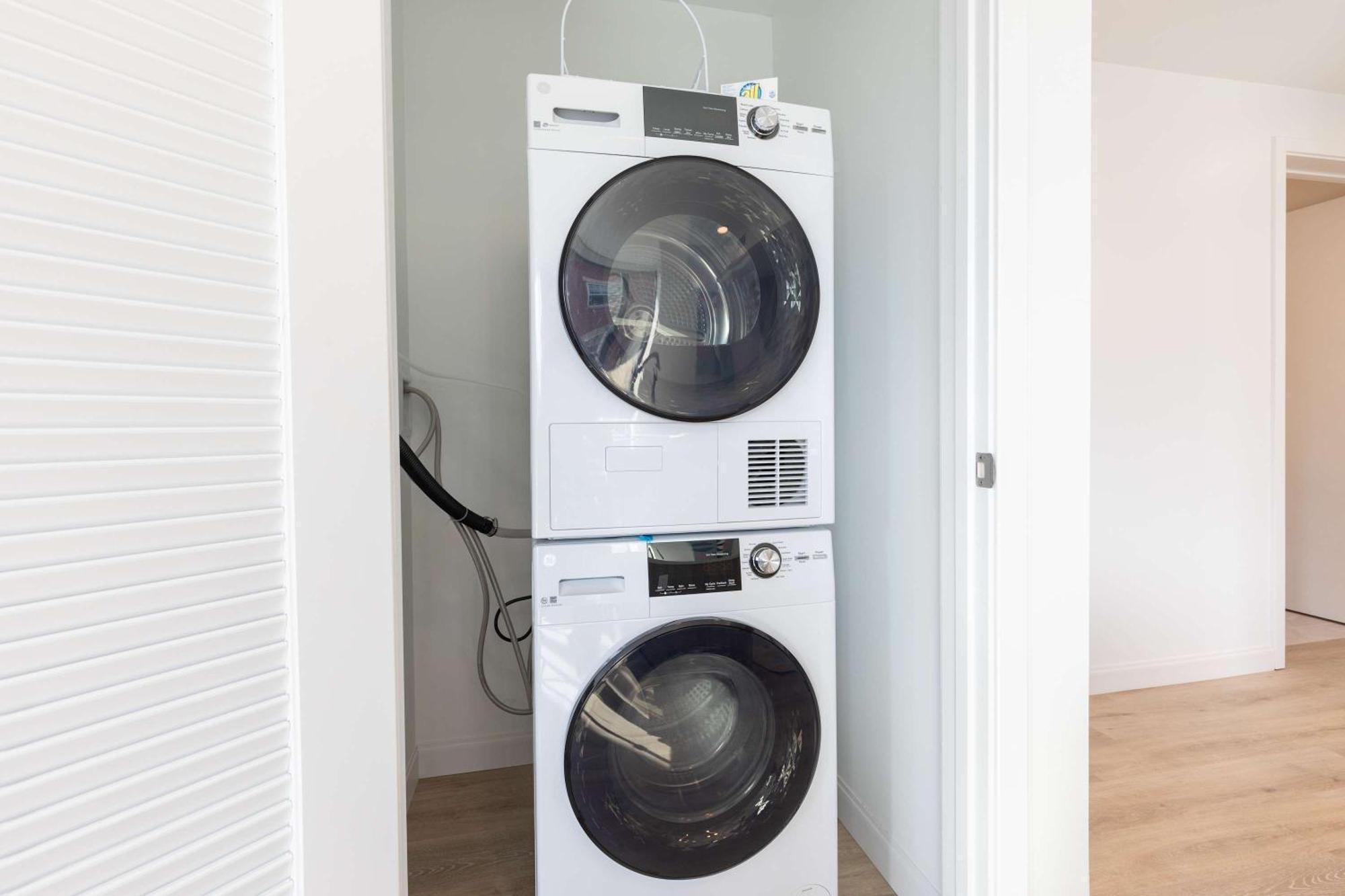 Gorgeous Heart Of Downtown Apartment *