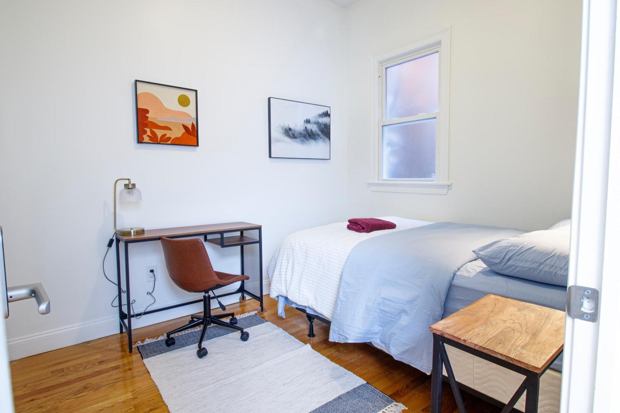 Modern & Spacious 4-bedroom In Roxbury *