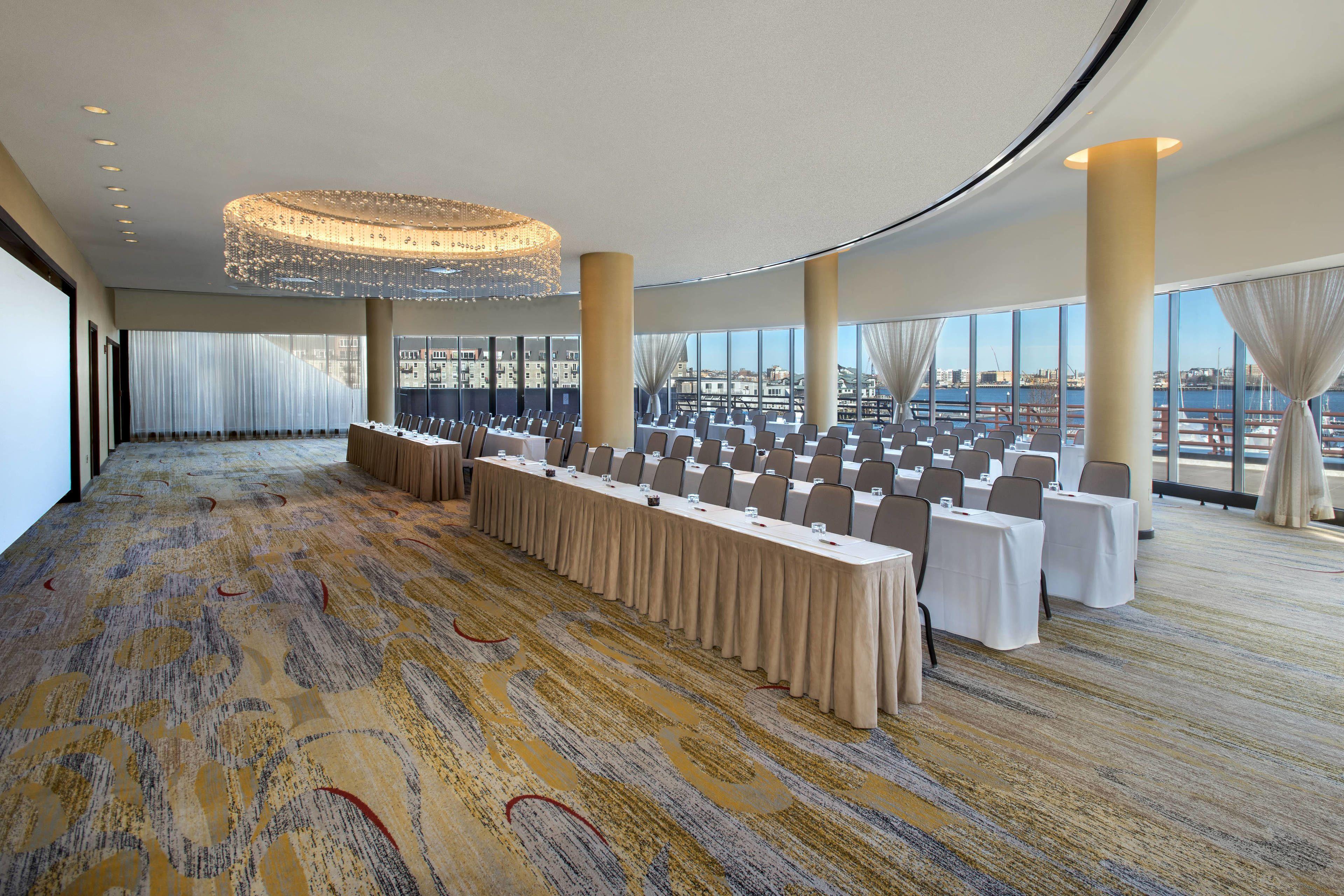 Marriott Long Wharf Hotel 4*