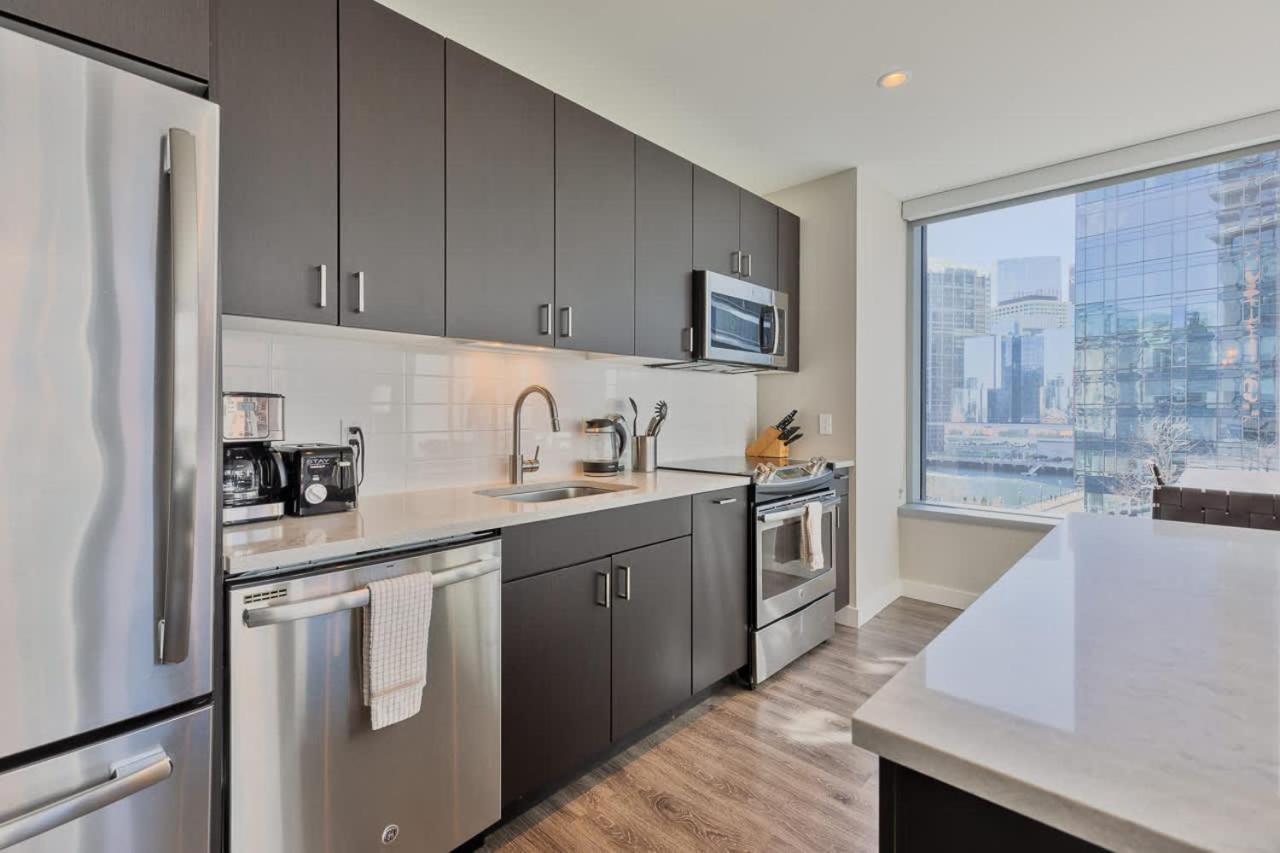 Luxury With Harbor Views Apartment *