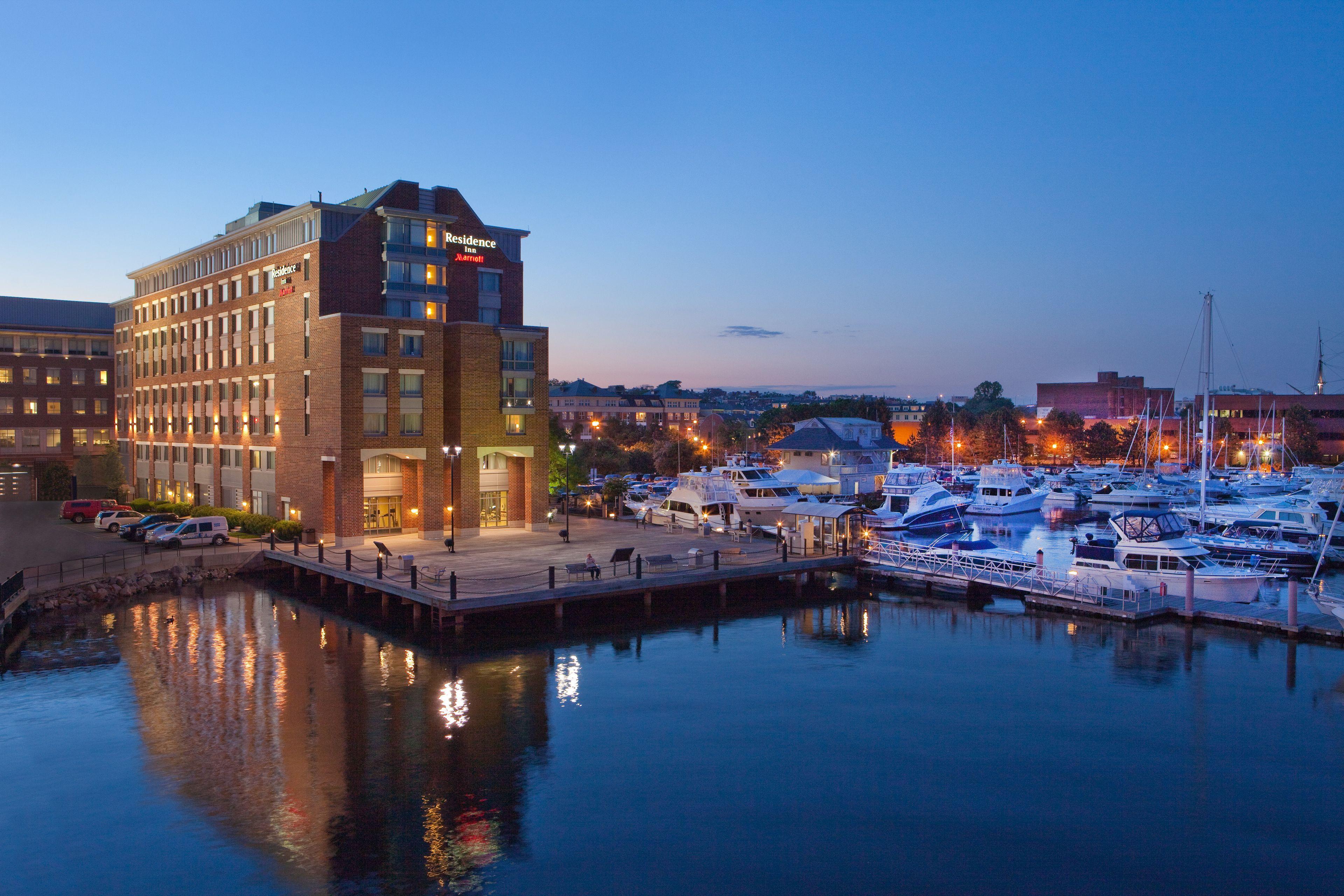 Hotel By Marriott Harbor On Tudor Wharf Boston