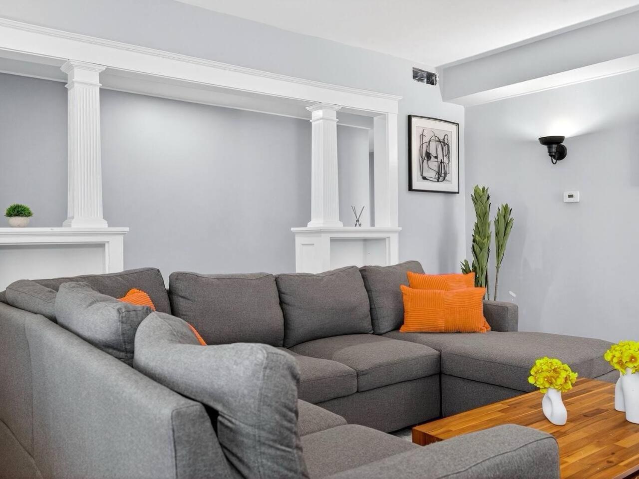 Vintage 5br In With Free Parking Apartment *