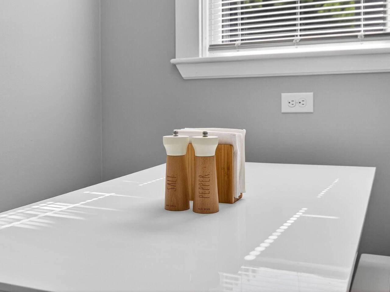 Vintage 5br In With Free Parking * Boston