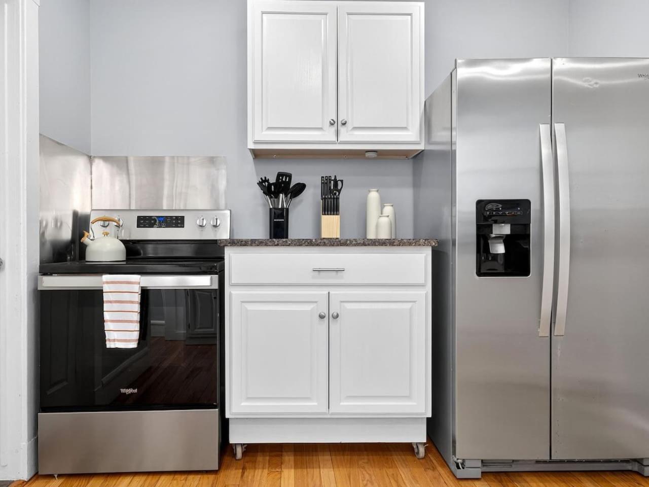 Vintage 5br In With Free Parking *