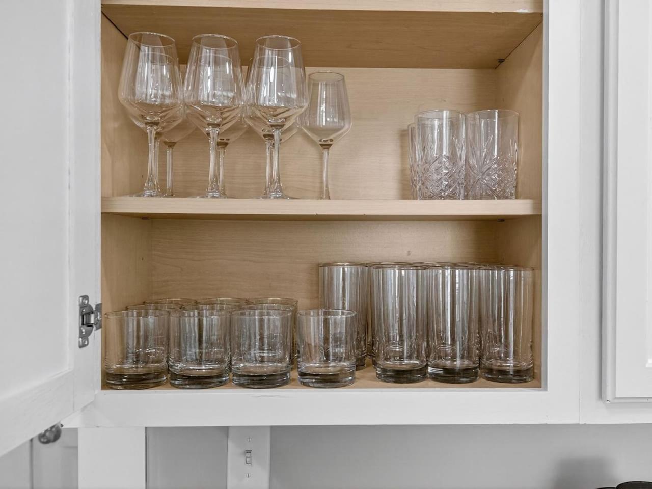 Vintage 5br In With Free Parking Boston