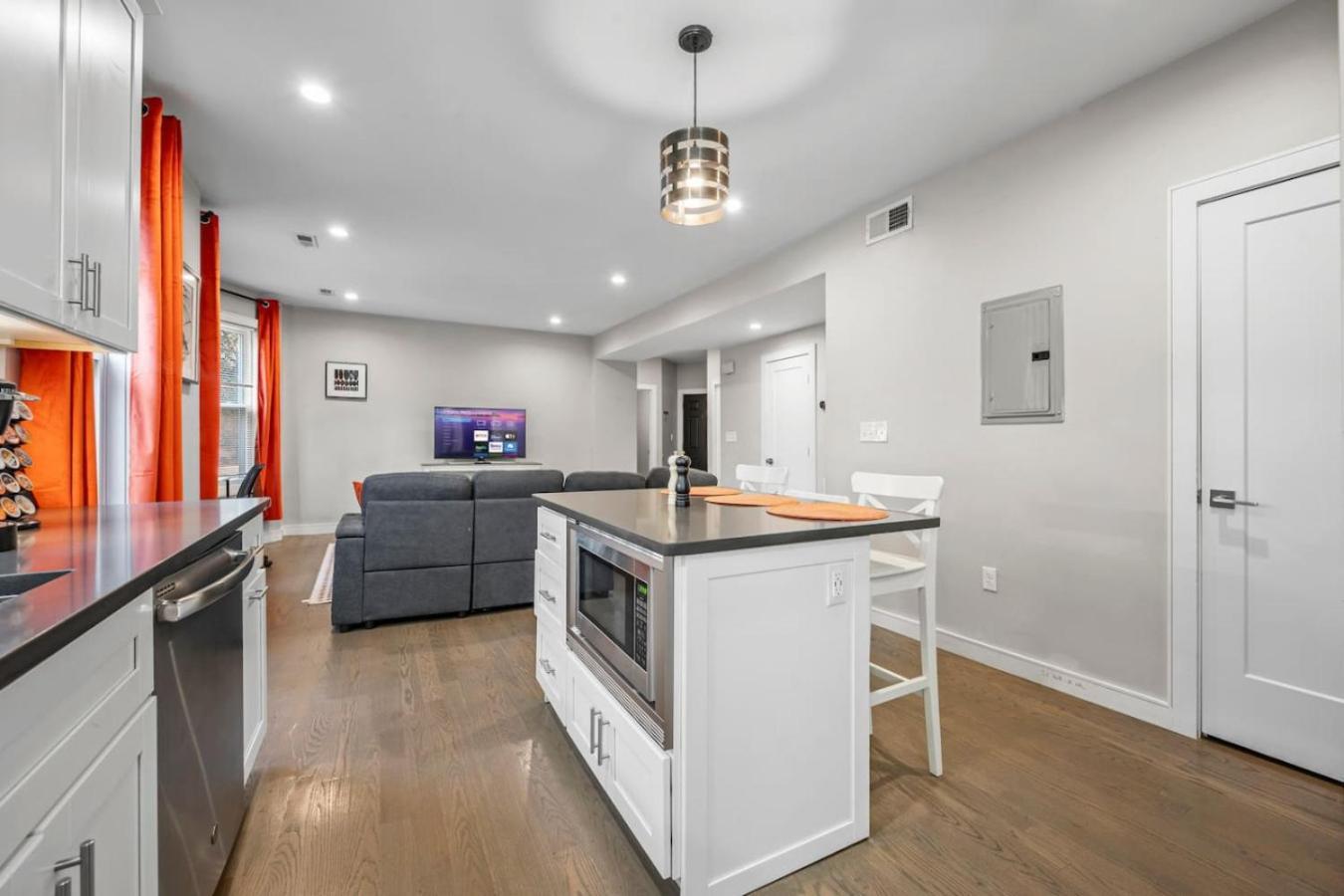 Luxury 3br In With Roku Tv Boston