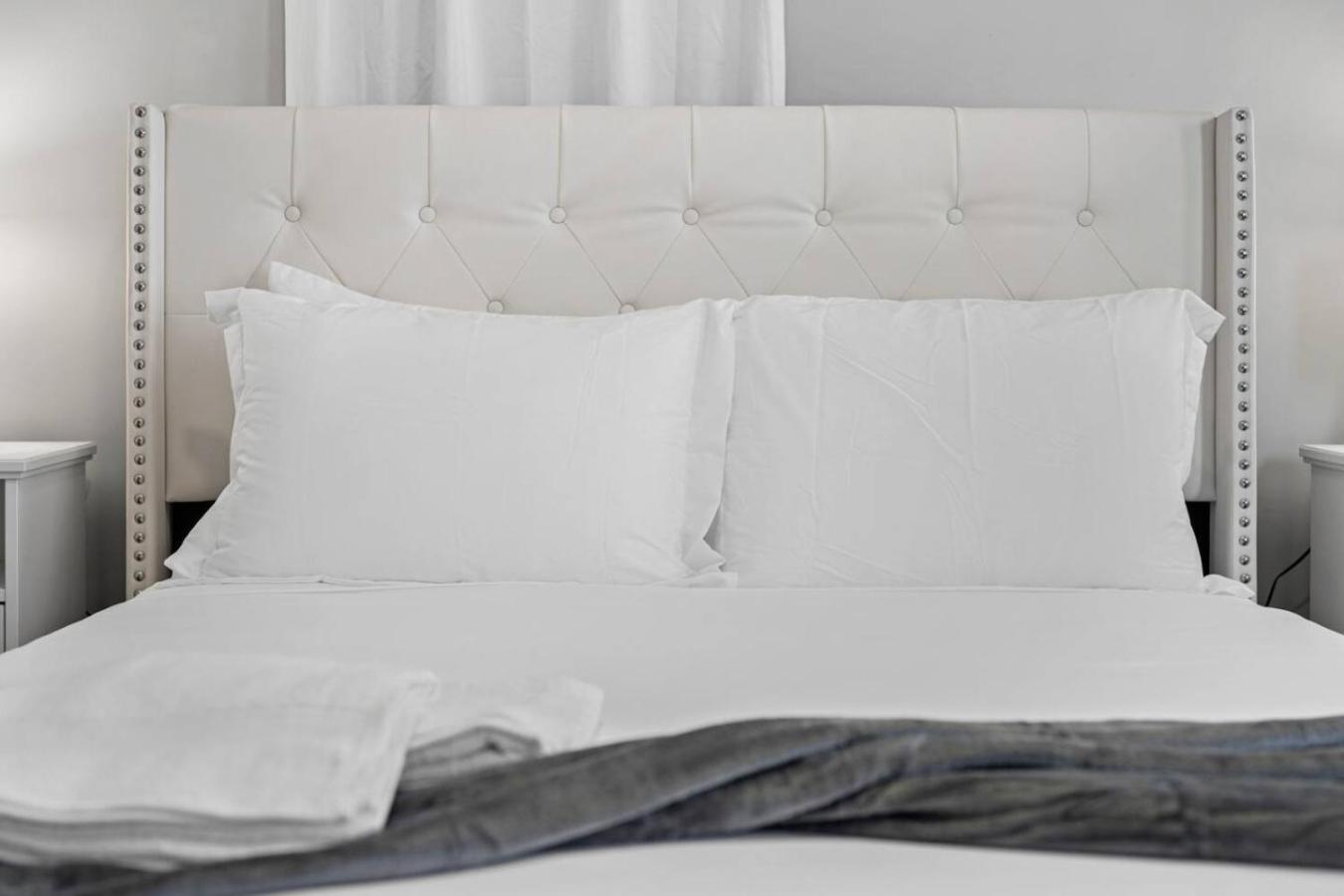 Apartment Luxury 3br In With Roku Tv