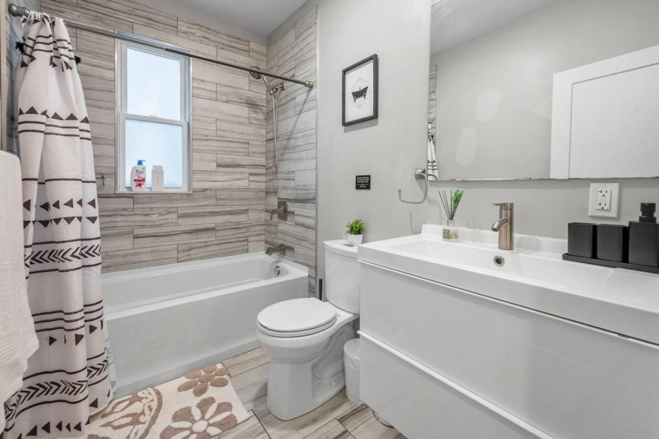 Apartment Luxury 3br In With Roku Tv *