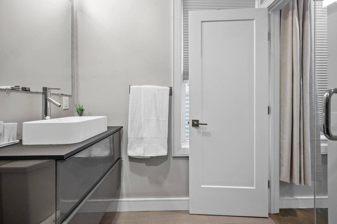 Luxury 3br In With Roku Tv *