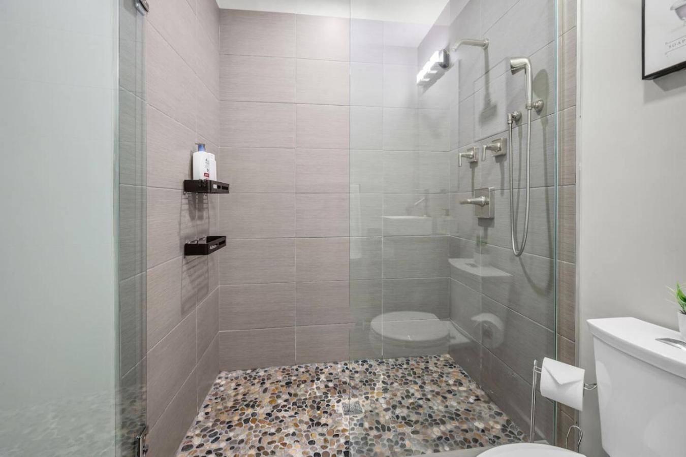 Luxury 3br In With Roku Tv *