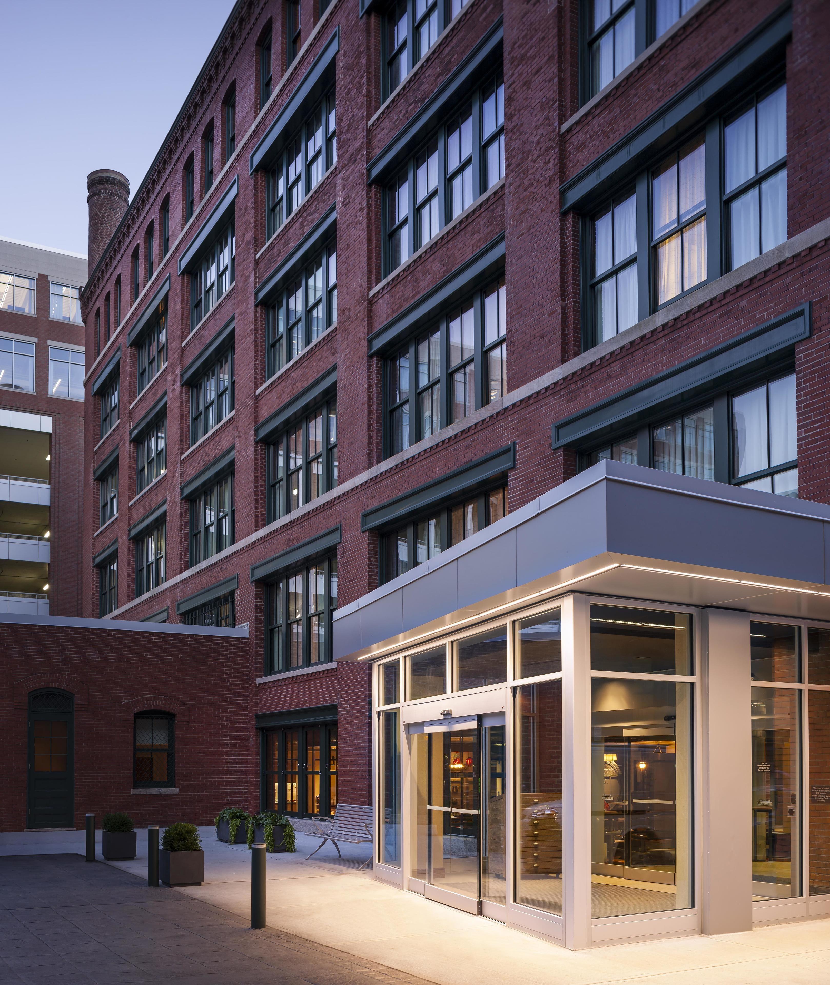 By Marriott Downtown Seaport 3* Boston