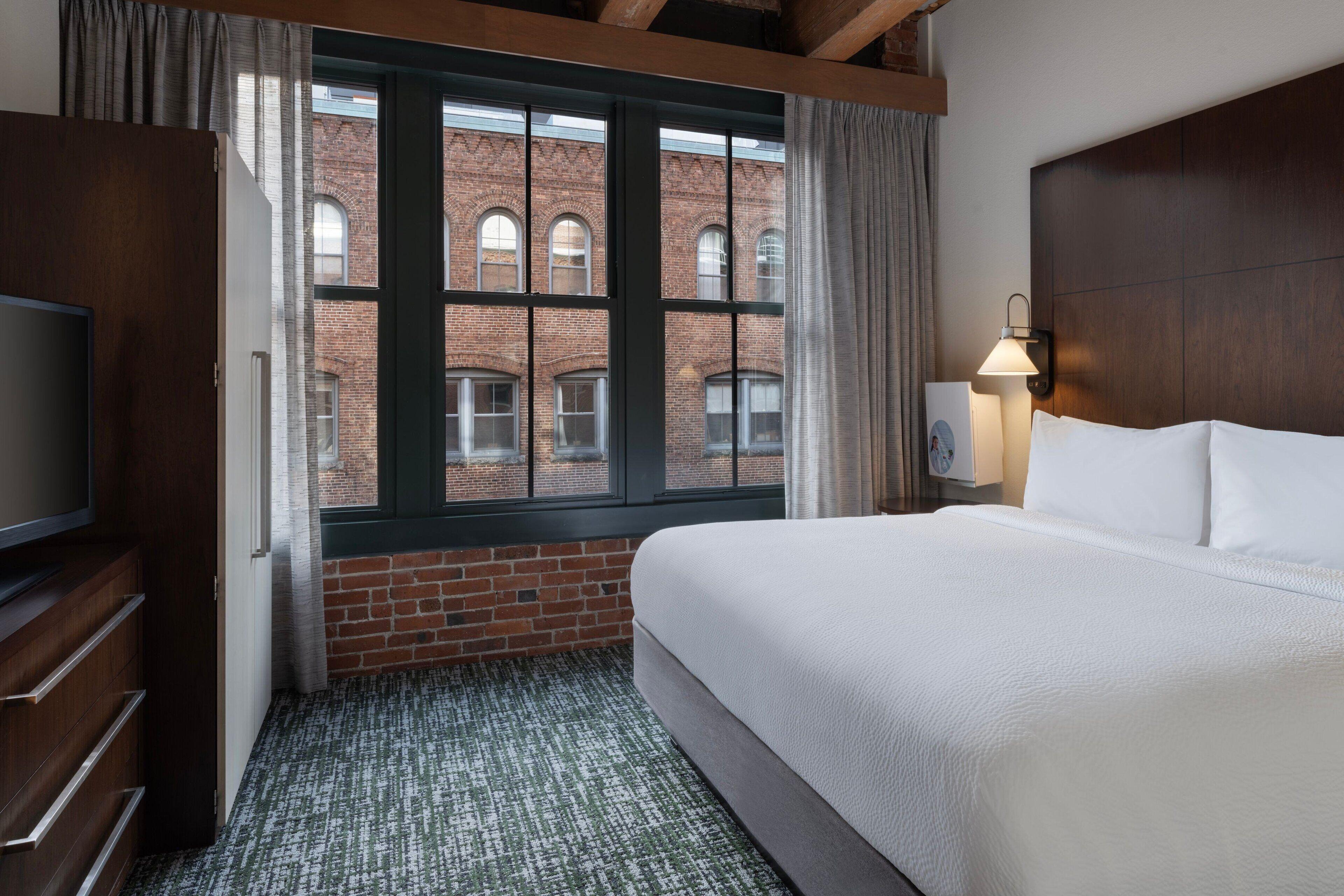 Hotel By Marriott Downtown Seaport Boston