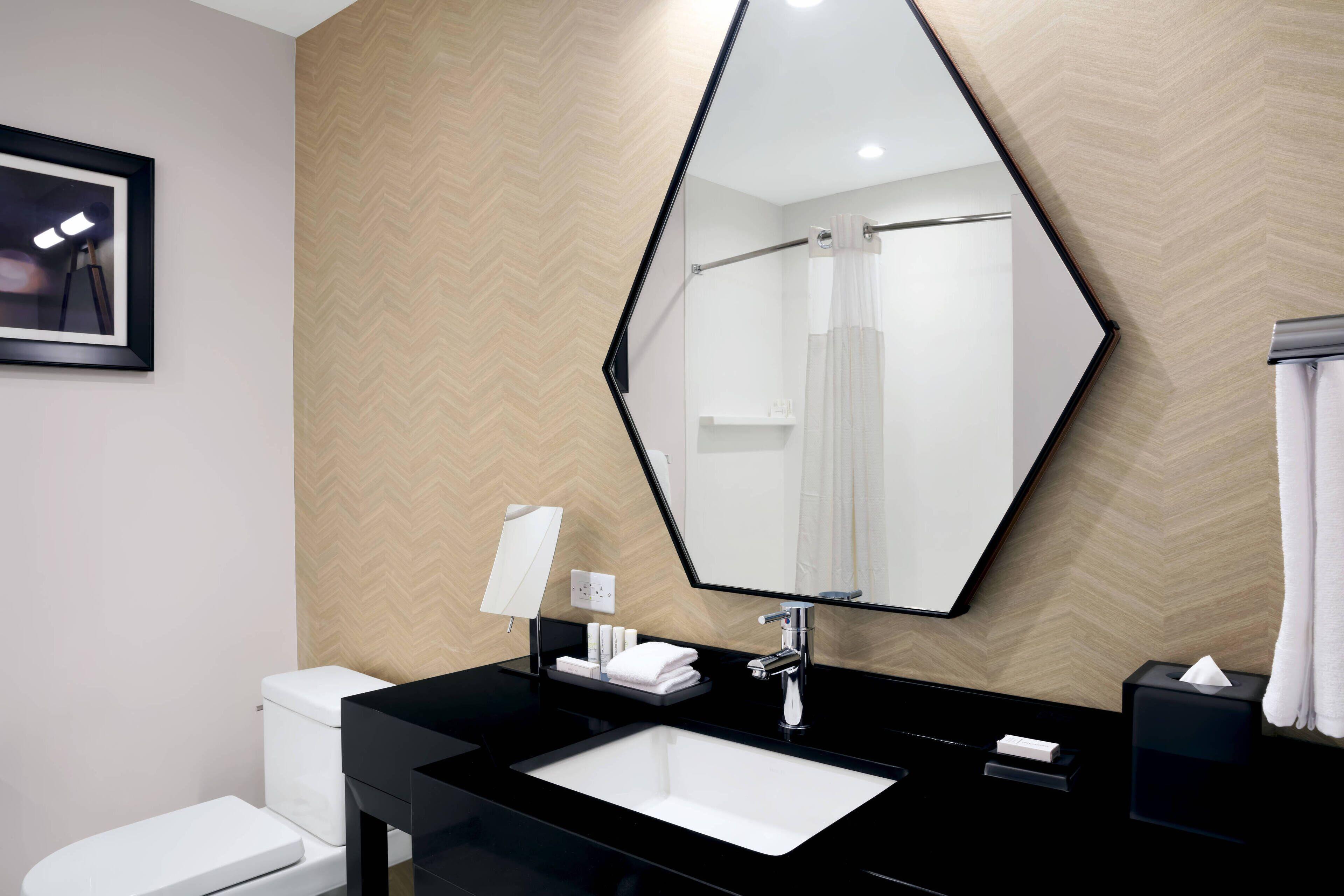 Courtyard Downtown/north Station Hotel