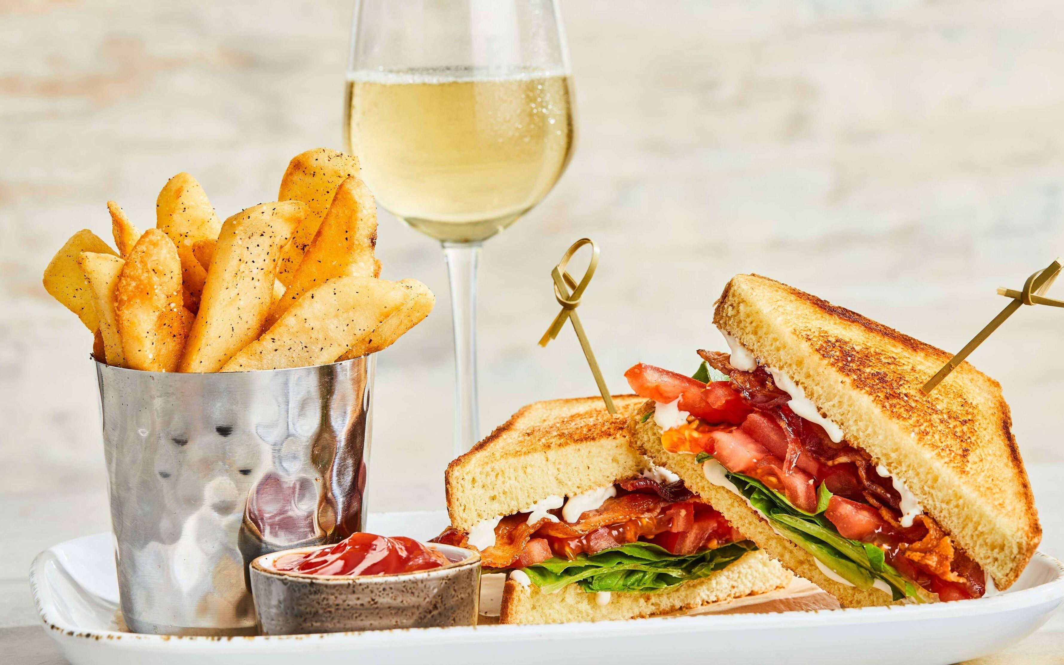 Courtyard Downtown/north Station Hotel