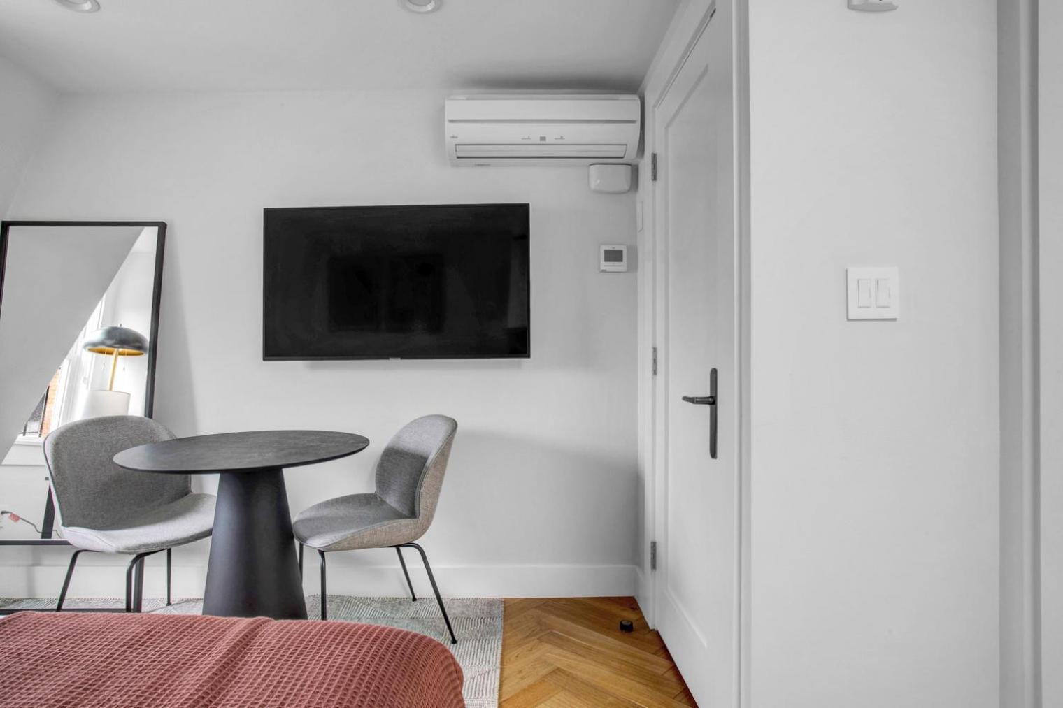 Apartment Cozy S End Nr T Shops Dining Bos-440 Boston