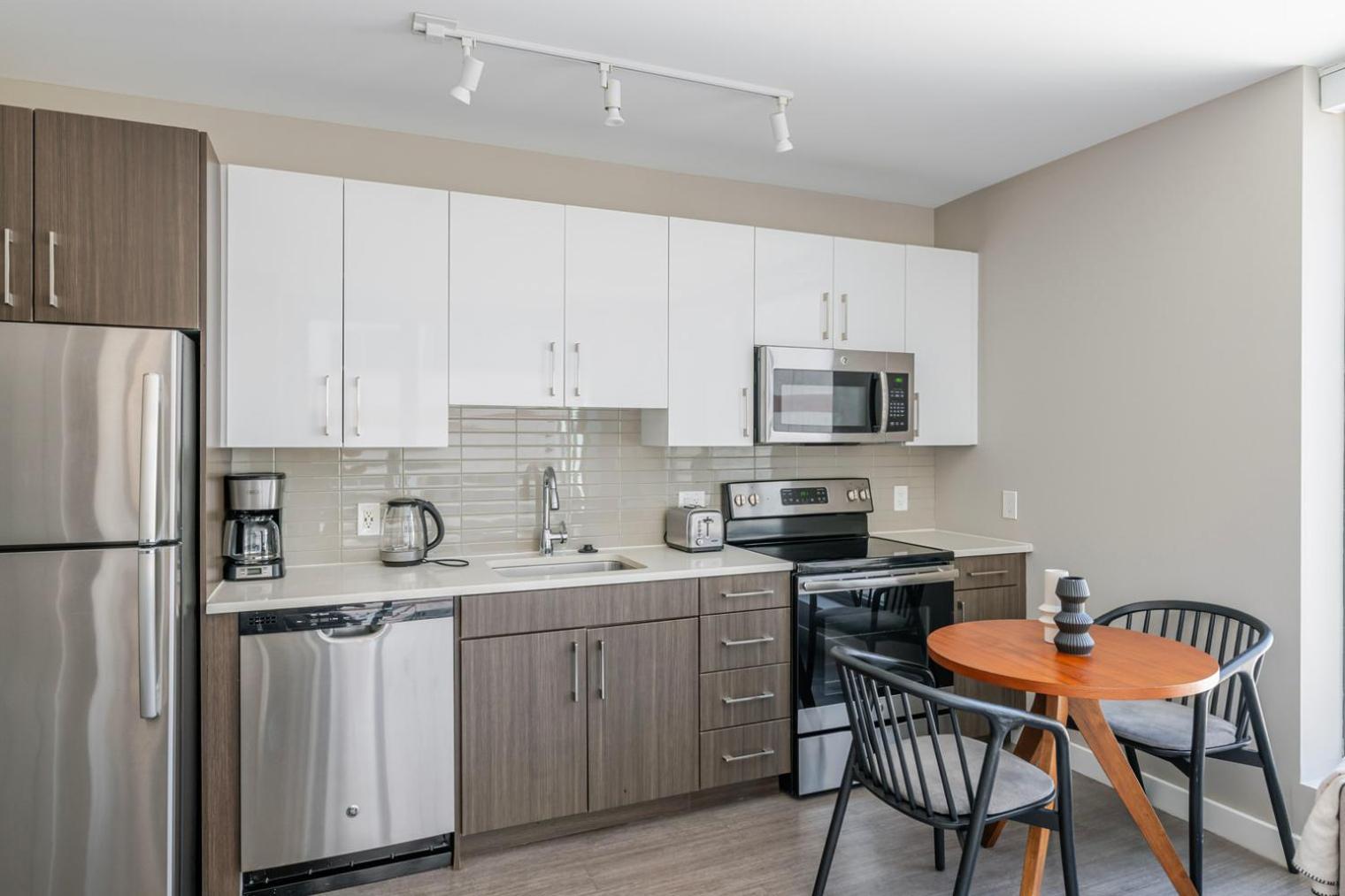 Blueground West End Rooftop Nr Common Bos-1260