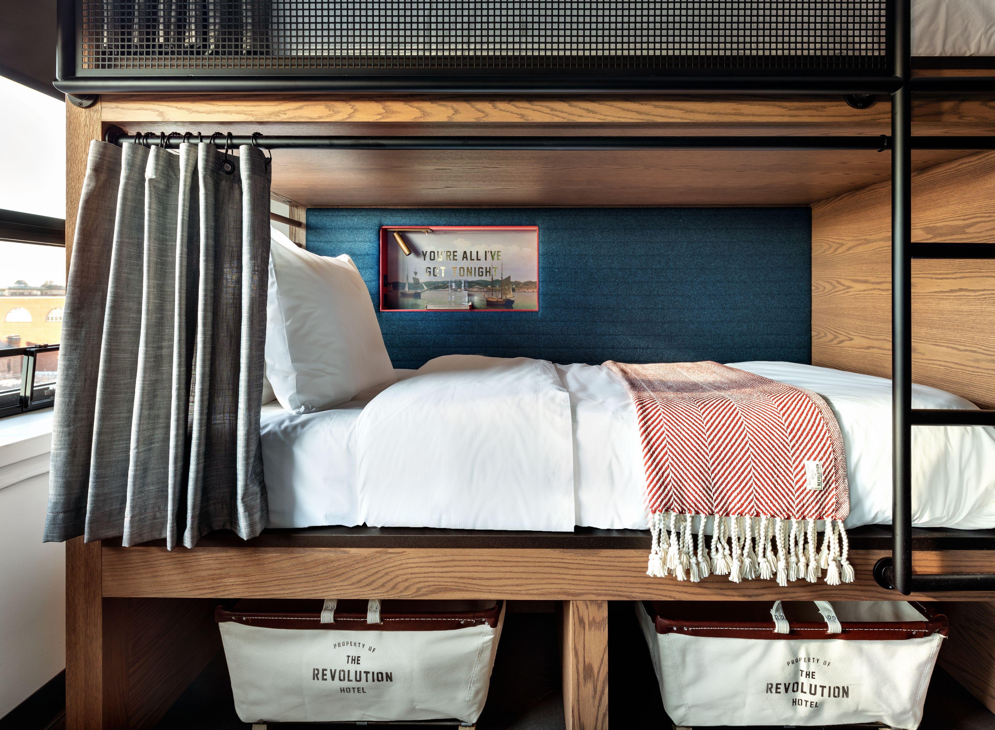 The Revolution Hotel 3*