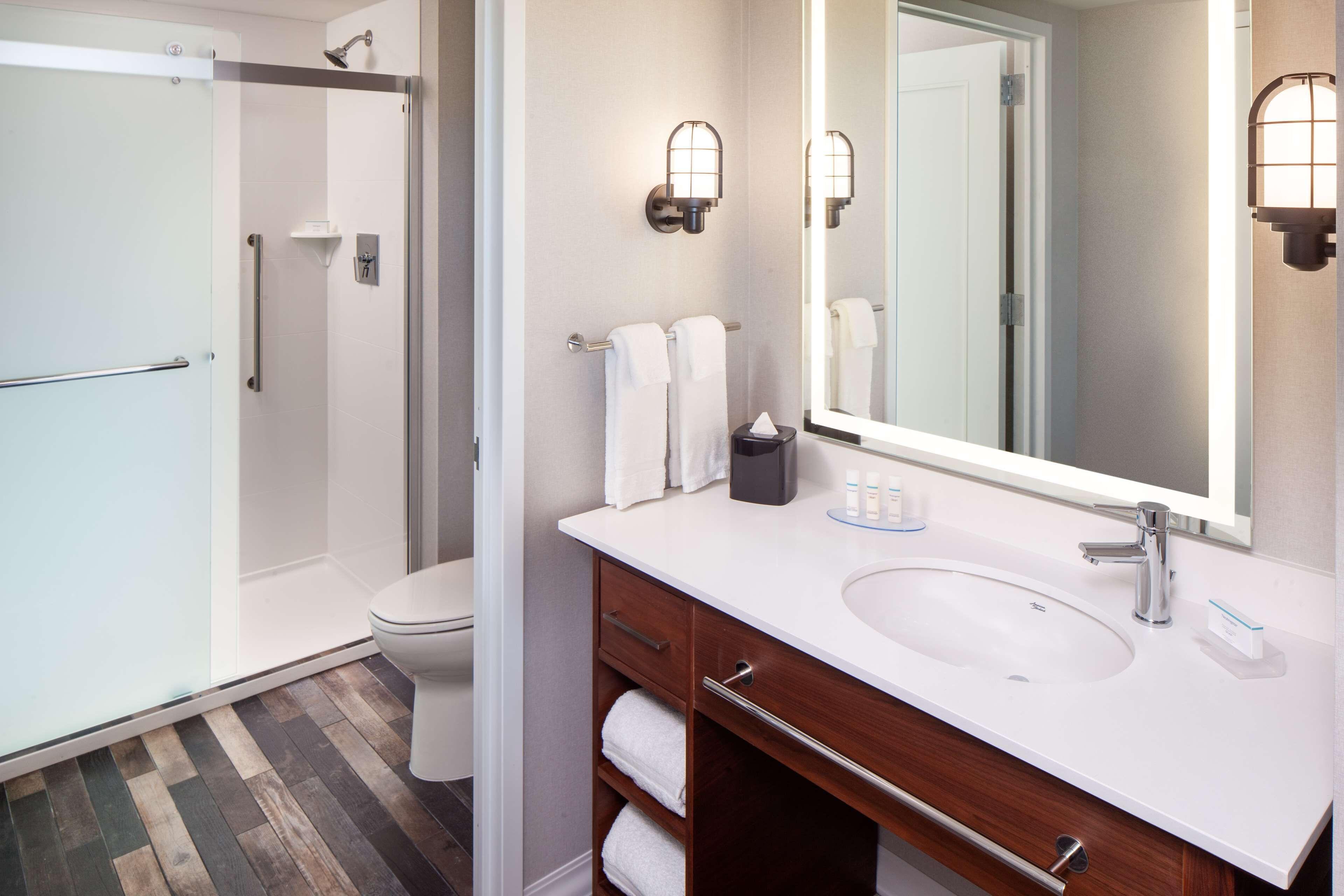 Hotel Homewood By Hilton Seaport District Boston