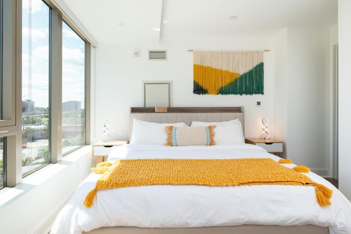 2br In Downtown & T-station Boston