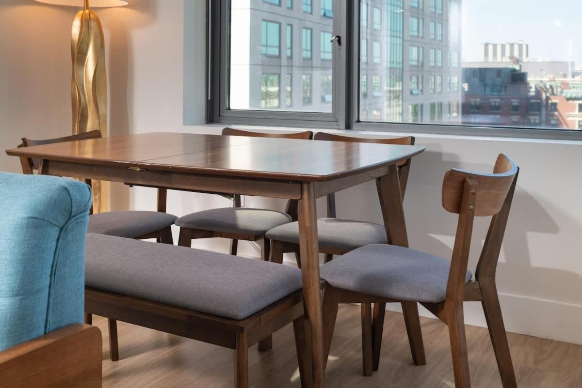 Apartment 2br In Downtown & T-station *