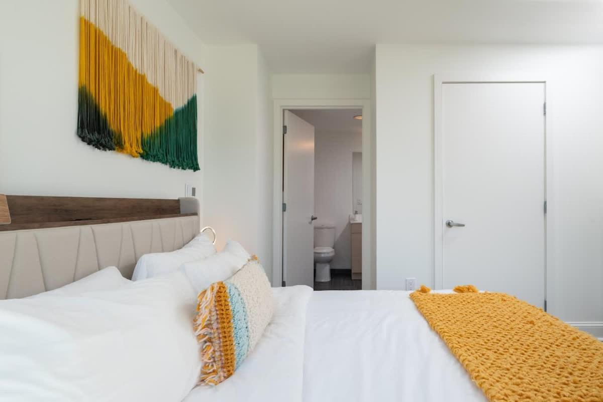 Apartment 2br In Downtown & T-station *