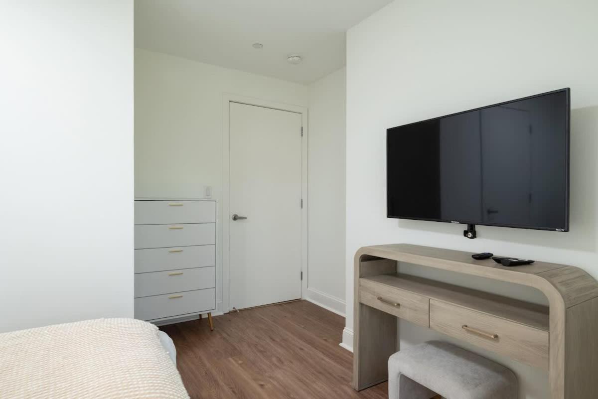 2br In Downtown & T-station Boston