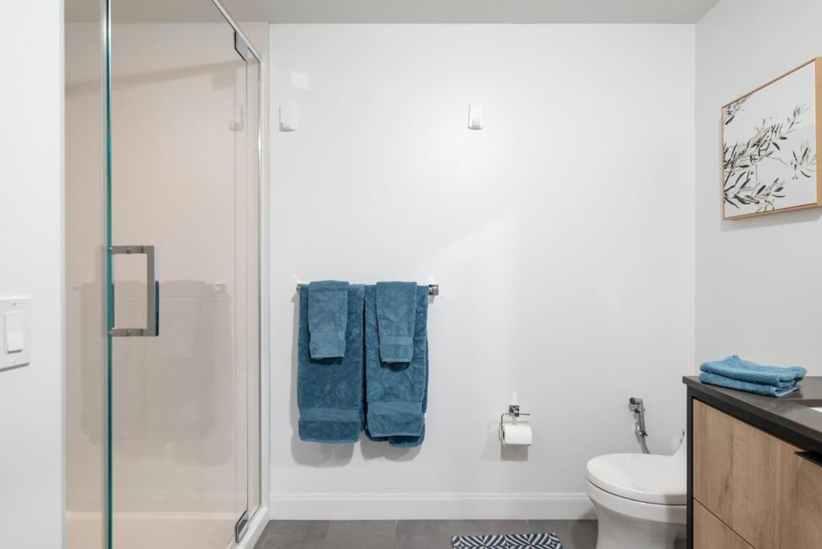 2br In Downtown & T-station Boston