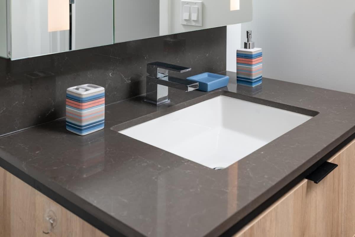 2br In Downtown & T-station Apartment Boston