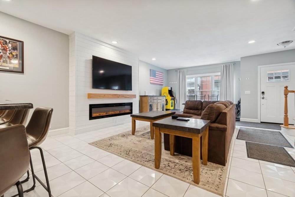 Heart Of Southie - Hot Tub + Walk To Bars * Boston