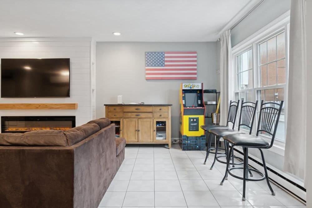 Heart Of Southie - Hot Tub + Walk To Bars Holiday home Boston