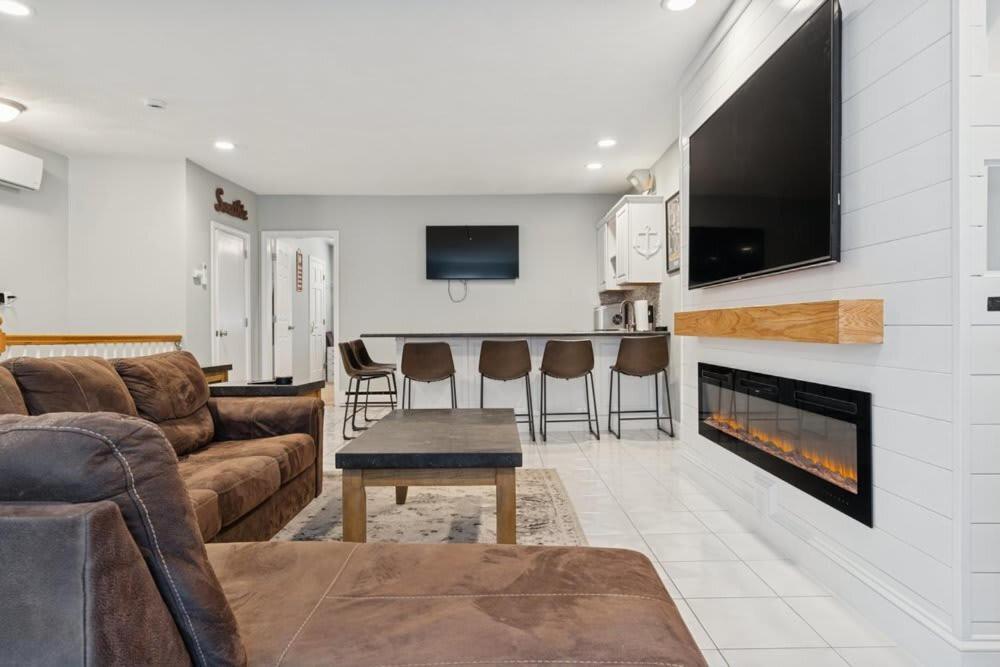 Heart Of Southie - Hot Tub + Walk To Bars Holiday home Boston