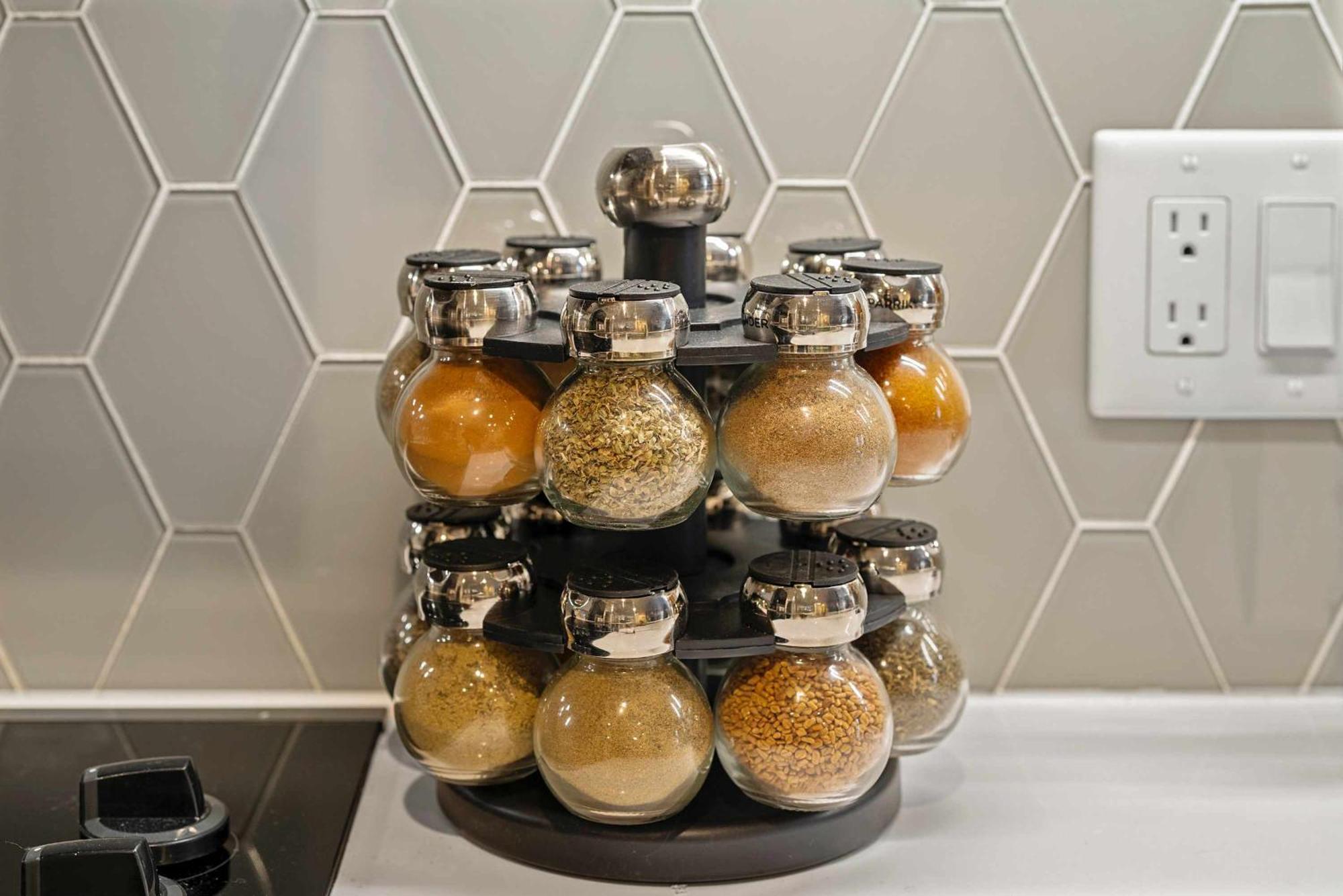 Family In With Pool Gym & Balcony - Perfect Boston