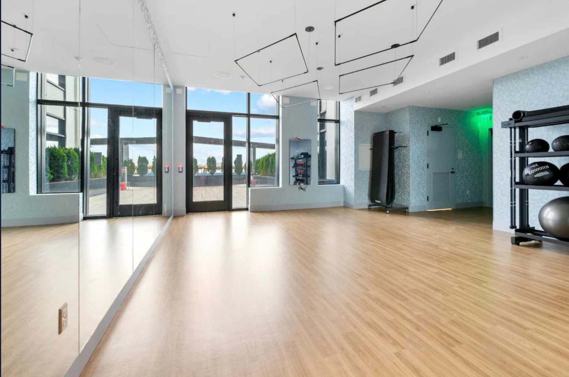 South End Ideal For Business Trips Apartment