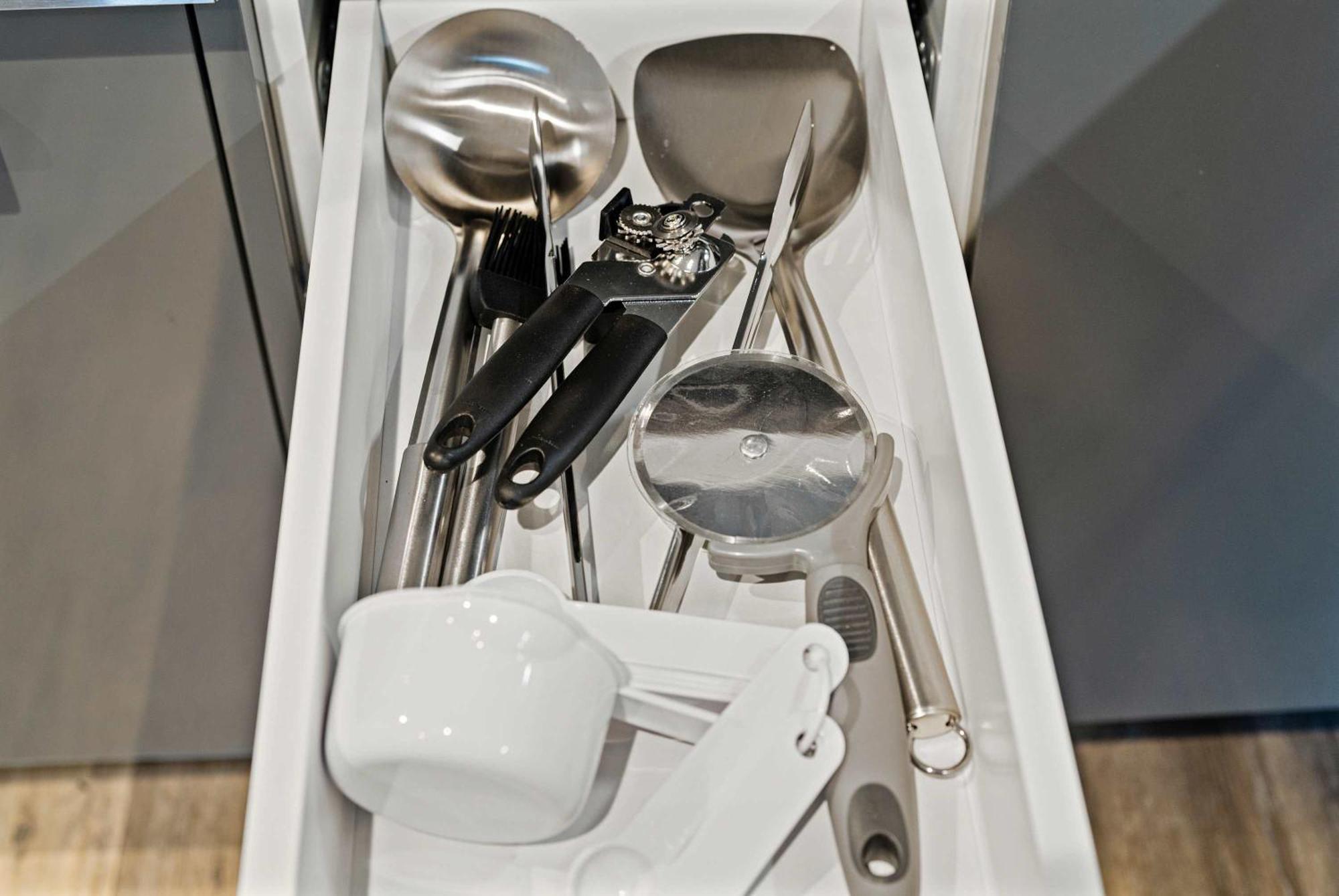 Family In With Pool Gym & Balcony - Perfect *