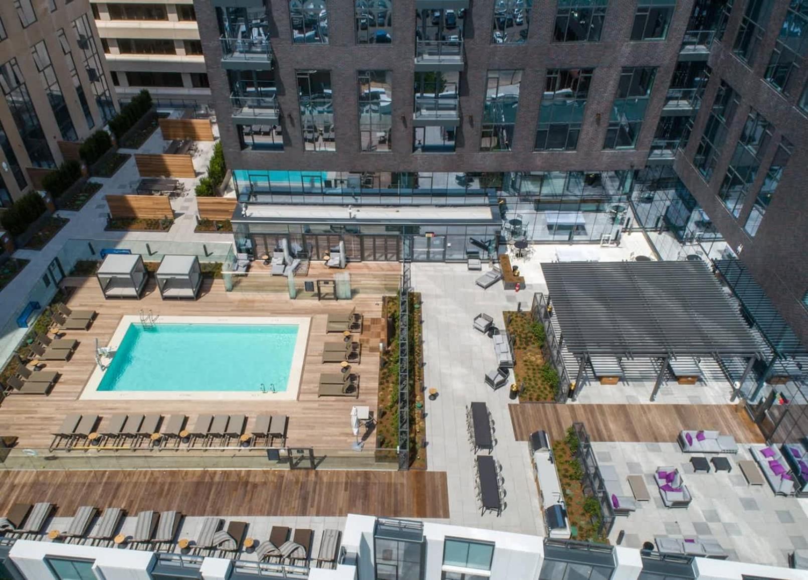 South End Oasis W Pool & Gym Apartment *