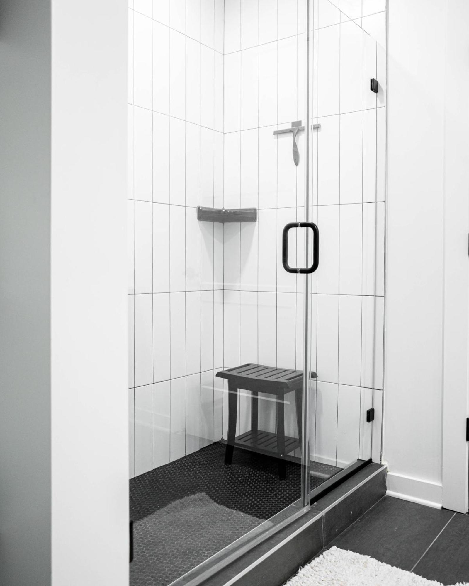 South End Oasis W Pool & Gym Apartment *