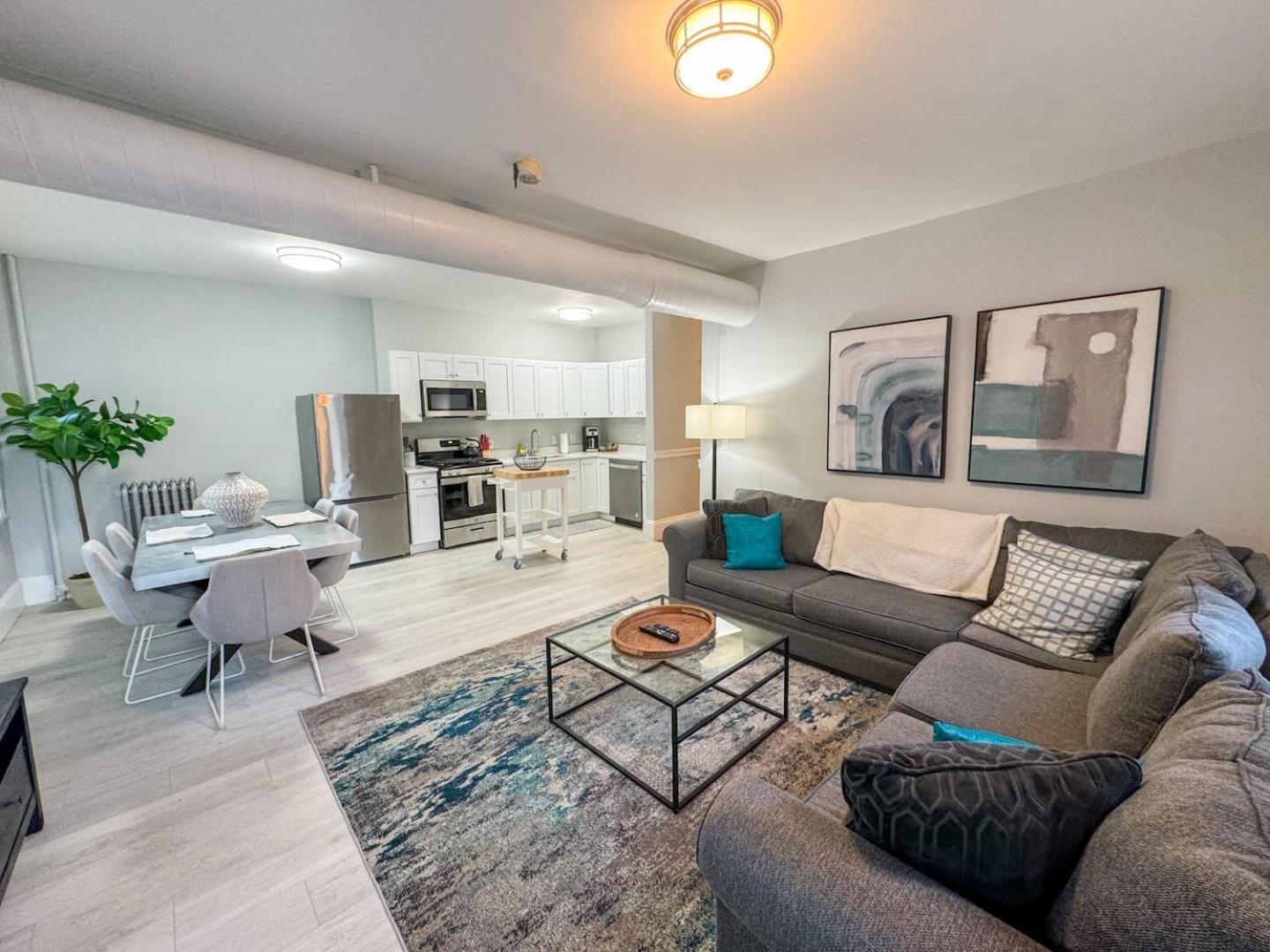 Spacious 3bed, 2bath, Near Hospitals & Transports *