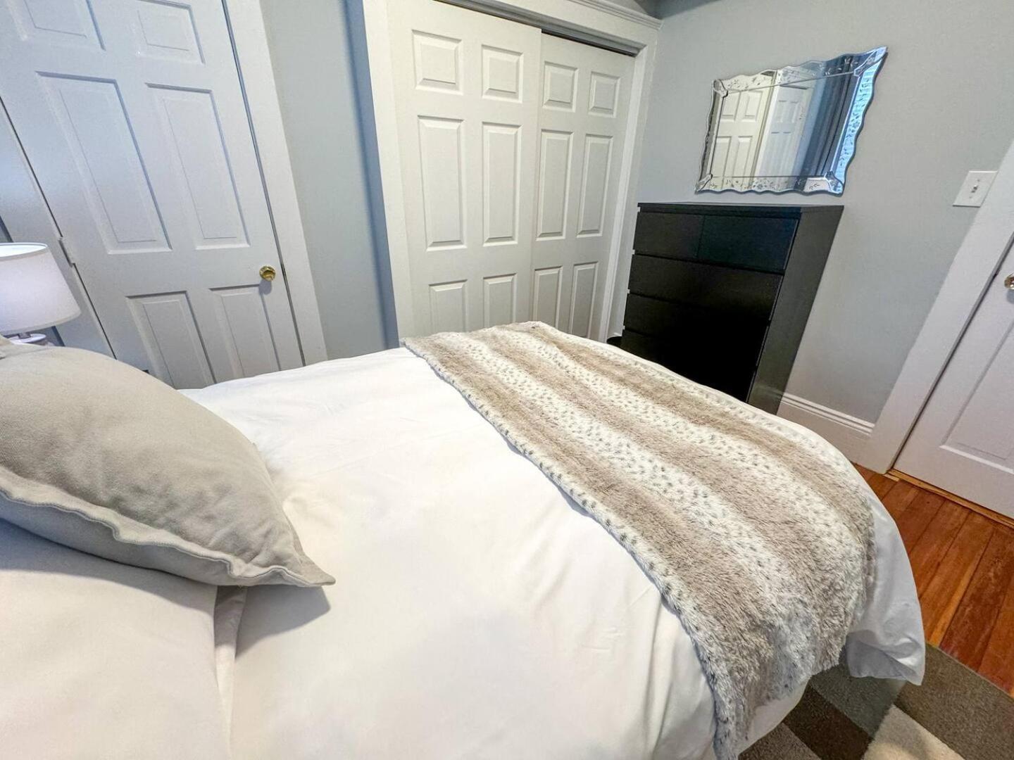 Apartment Spacious 3bed, 2bath, Near Hospitals & Transports