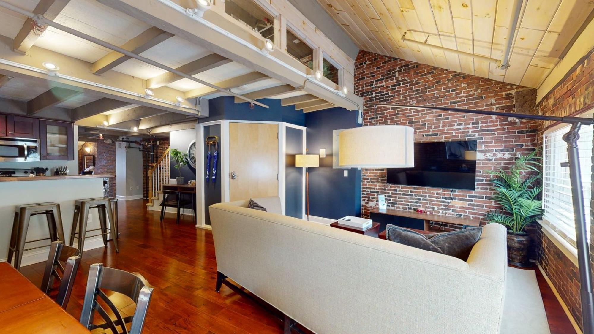 Elegant 2br 009mi Faneuil Hallquincy Market Apartment