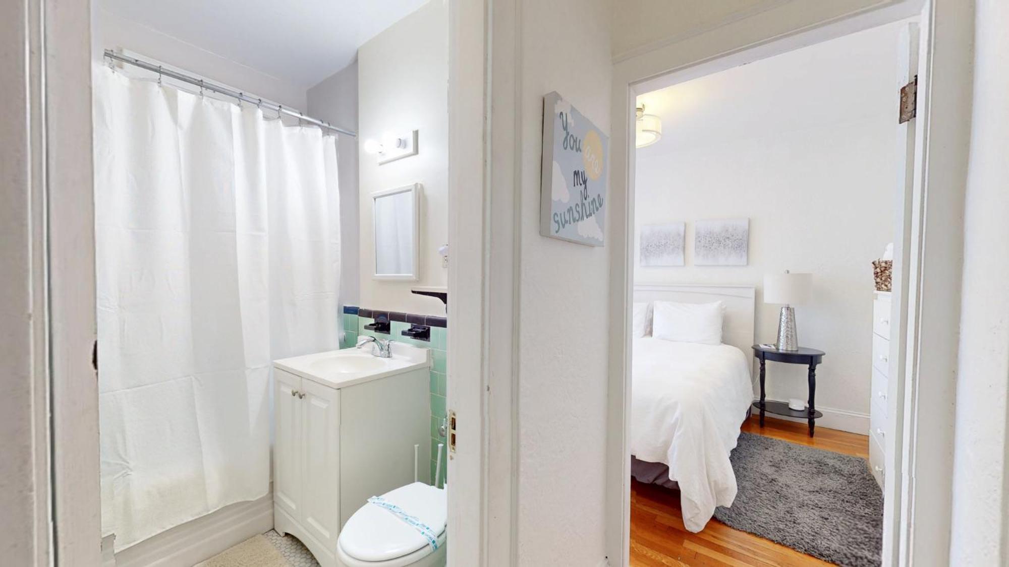 Apartment Cozy 1b, Line, Coll, Elev, Roof Deck *