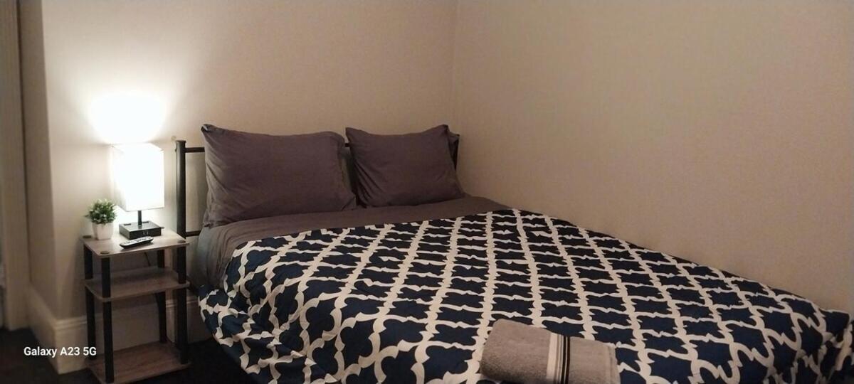 Bed & Breakfast In Fields Corner Area