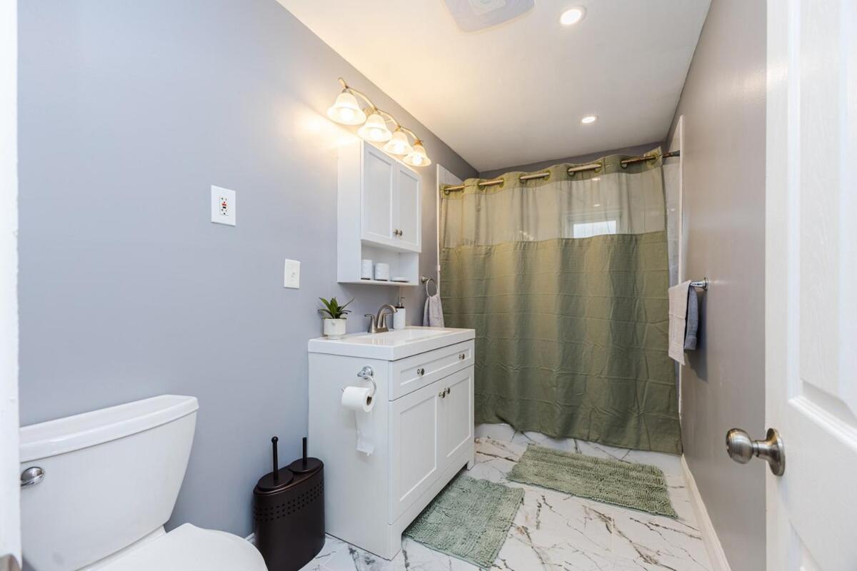 Cozy 3bd, 1ba In - Franklin Park Zoo, Common Apartment *