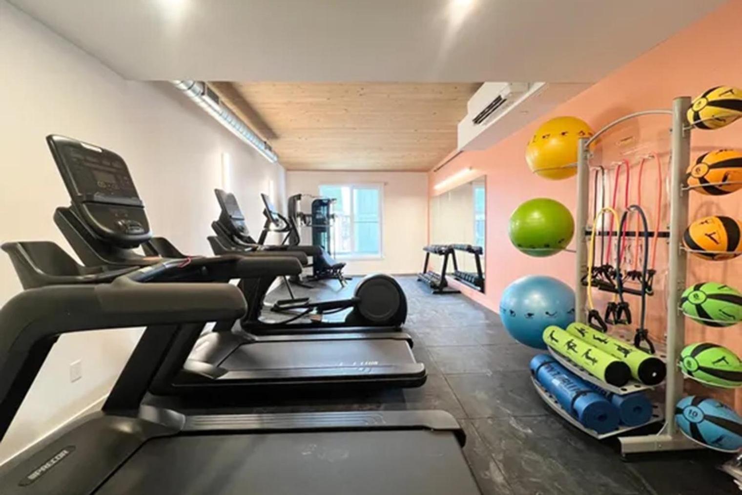 Blueground Somerville Gym Ac Nr Assembly Bos-1108 * Boston