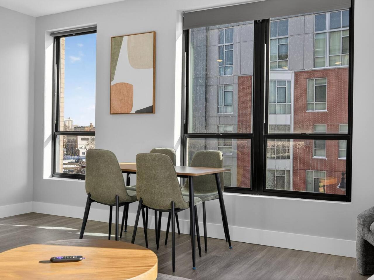 Luxe 3bd Brighton Apartment