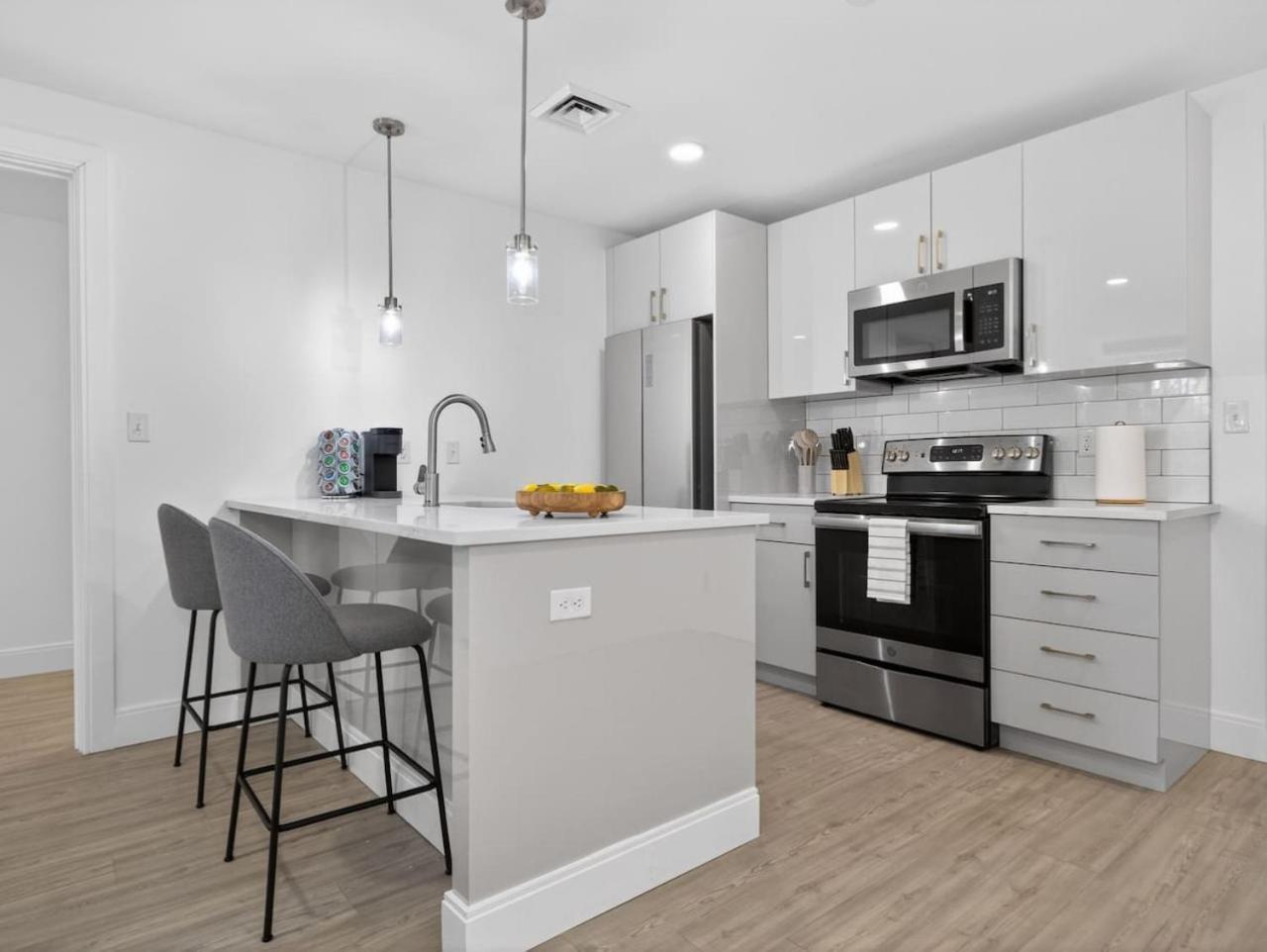 Luxury 2br In Near Harvard!