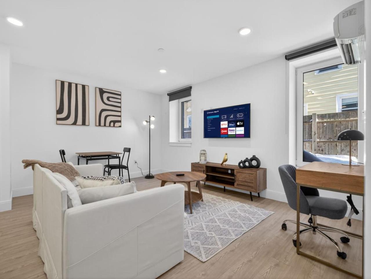 Luxury 2br In Near Harvard! *