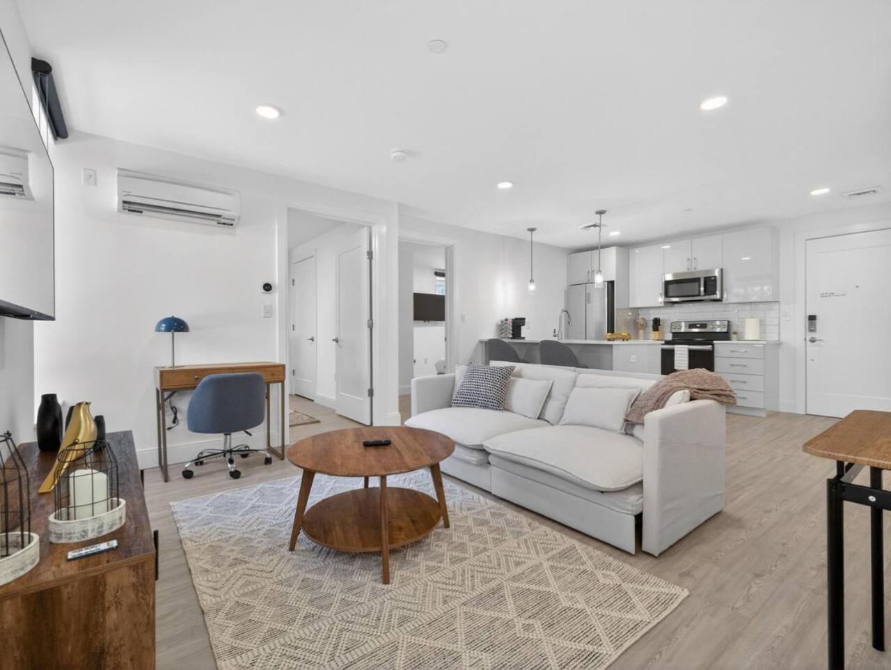 Luxury 2br In Near Harvard! *