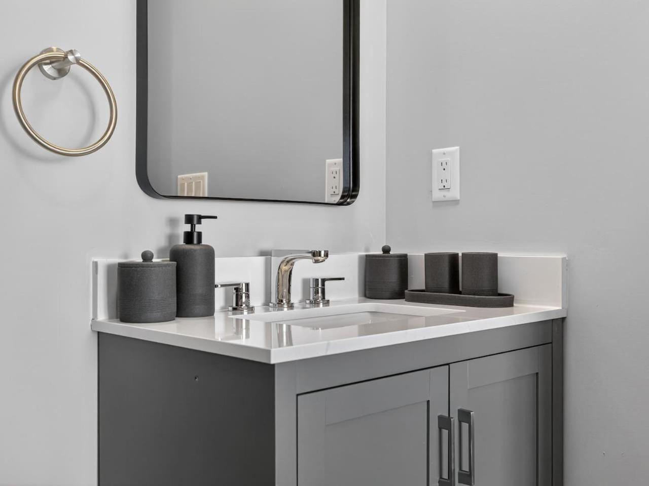 Apartment Luxe 3bd Brighton Boston